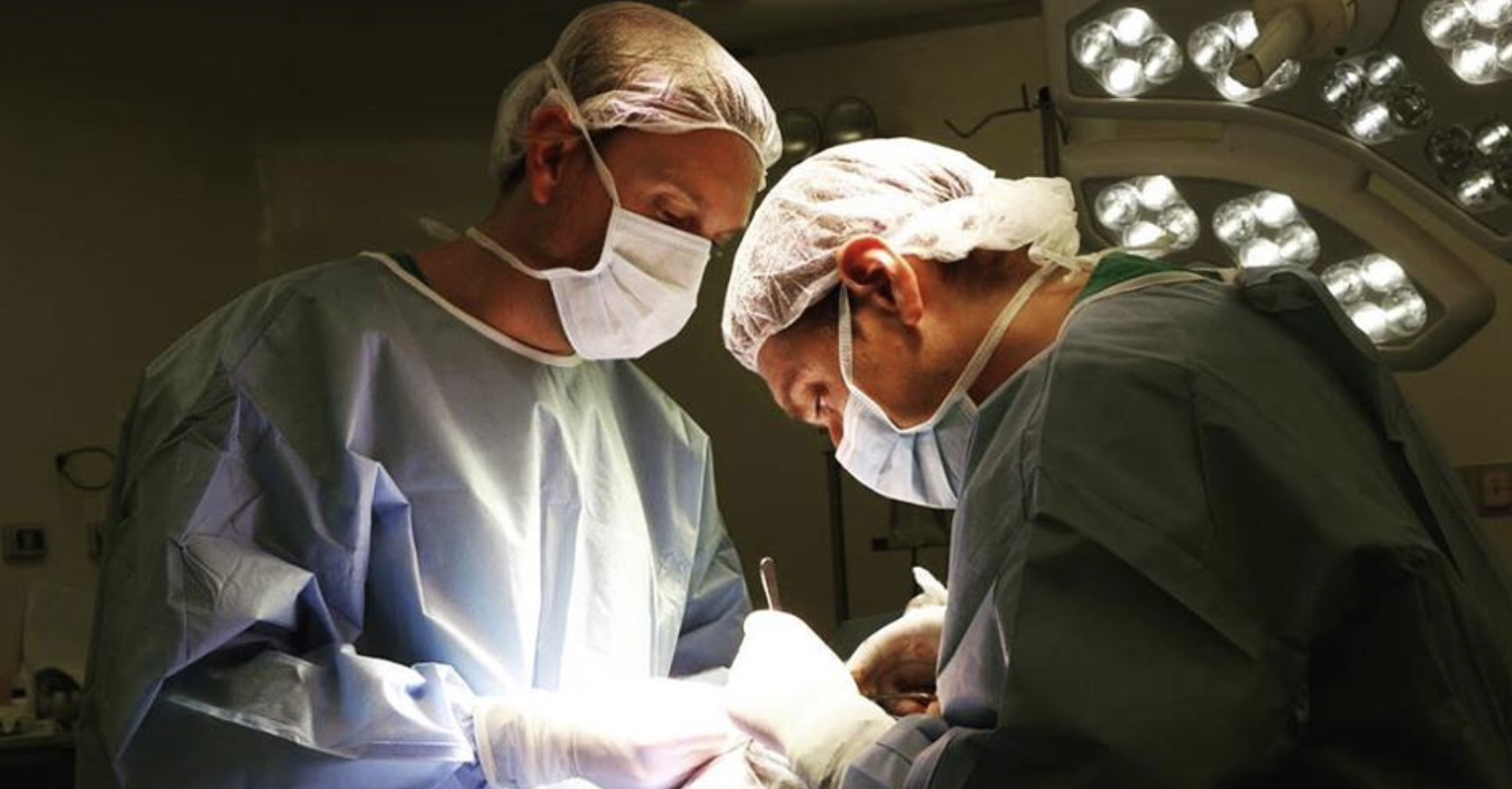 Cirugías plásticas: Especialistas entregan detalles y medidas para considerar previo a una intervención